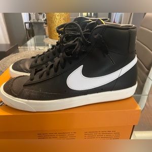Nike Blazer Mid ‘77